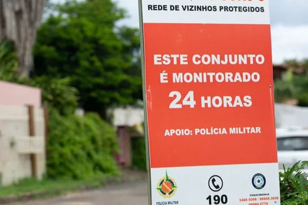 Vizinhos de jovem que anunciou massacre em show estão chocados