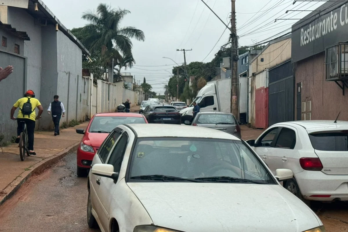 O trânsito na região fica pesado em horários de pico O trânsito na região fica pesado em horários de pico