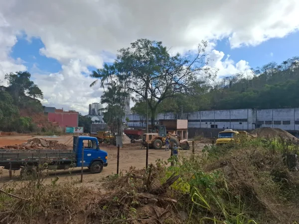 Flagrante da invasão de galpão da Itapemirim