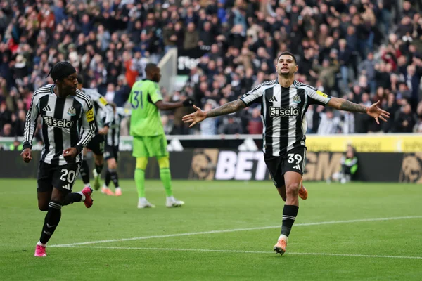 Bruno Guimarães comemorando gol pelo Newcastle - Metrópoles