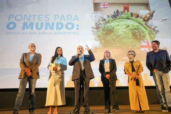 Ibaneis, Pontes para o Mundo, intercâmbio