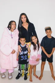 Kim Kardashian e filhos