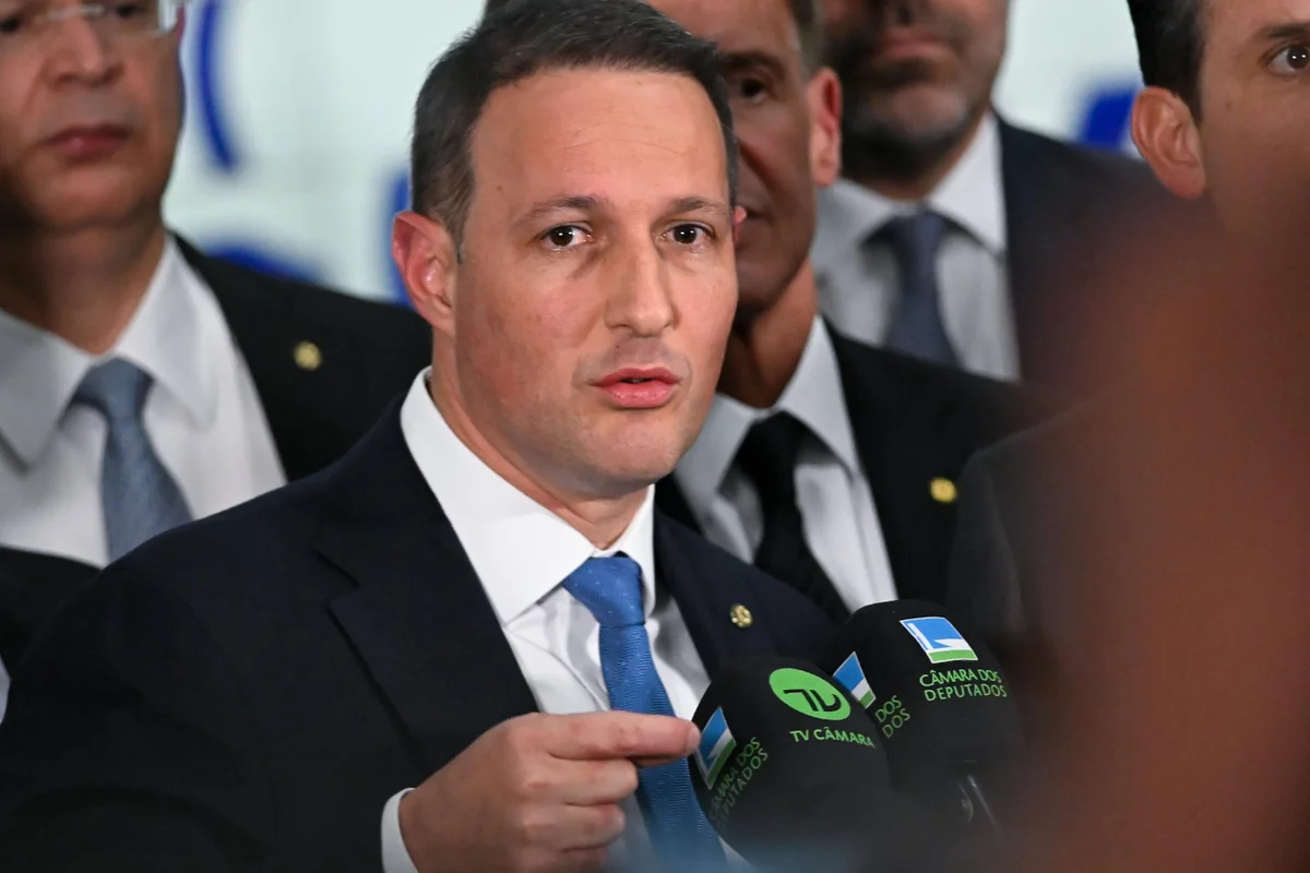 Guilherme Derrite em coletiva de imprensa