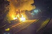 Rodoanel: acidente causa incêndio em carretas, interdição e engarrafamento - imagem 6 Rodoanel: acidente causa incêndio em carretas, interdição e engarrafamento - imagem 6
