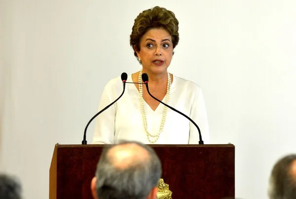 Dilma prepara campanha de mobilização nacional de combate ao zika
