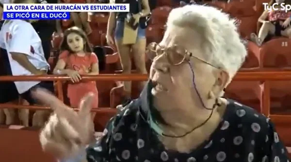 Vovó fica revoltada com comemoração e prega assassinato de jogador
