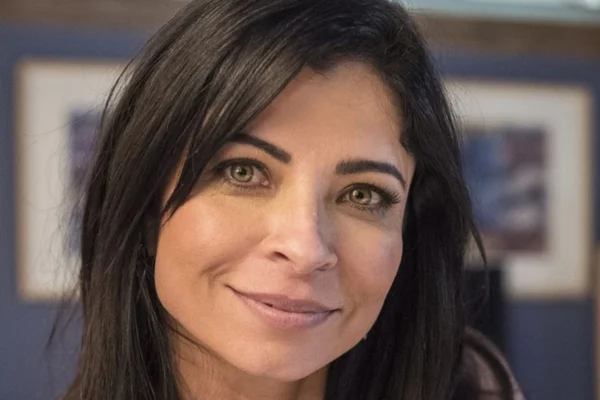 Anna Lima posta foto com o ex, Gabriel O Pensador, e os dois filhos