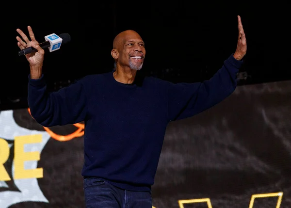 Abdul-Jabbar se anima com chance de LeBron quebrar seu recorde