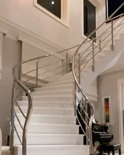 Escada de oito metros do apartamento de Ana Hickmann e Guedes Escada de oito metros do apartamento de Ana Hickmann e Guedes