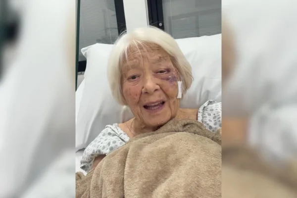 Nair Miolaro, conhecida nas redes como Vovó Tiktoker, caiu e bateu a cabeça no último sábado (4/7). Desde então, ela está internada na UTI - Metrópoles