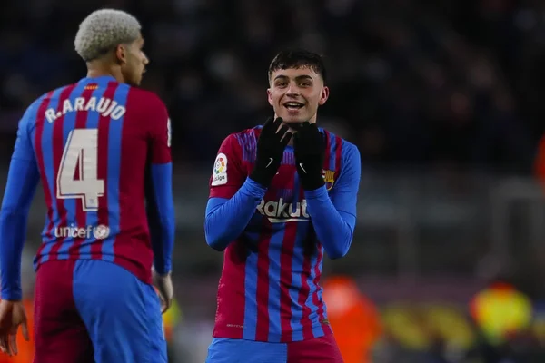 Pedri comemora gol pelo Barcelona