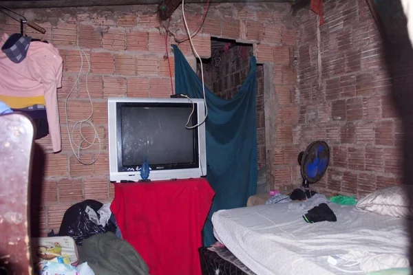 Imagem colorida de quarto - Metrópoles
