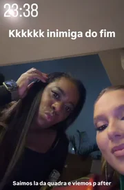 Virginia Fonseca e Fernanda Cristina posam para o Instagram após o ensaio da Grande Rio Virginia Fonseca e Fernanda Cristina posam para o Instagram após o ensaio da Grande Rio