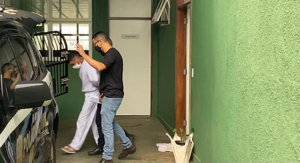 Vídeo mostra assassino de Drielle chegando em casa para trocar de roupa