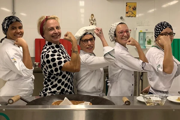 Comida de Verdade: Mara Alcamim mostra a cozinha do futuro no Senai