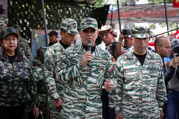 Imagem colorida de ministro da Defesa da Venezuela, Vladimir Padrino López - Metrópoles