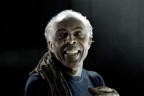 Gilberto Gil tem alta marcada para a próxima quarta (9), segundo assessoria do cantor