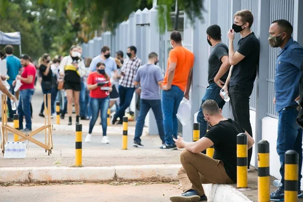 Brasil tem 156 concursos com 22 mil vagas e salários de até R$ 30 mil