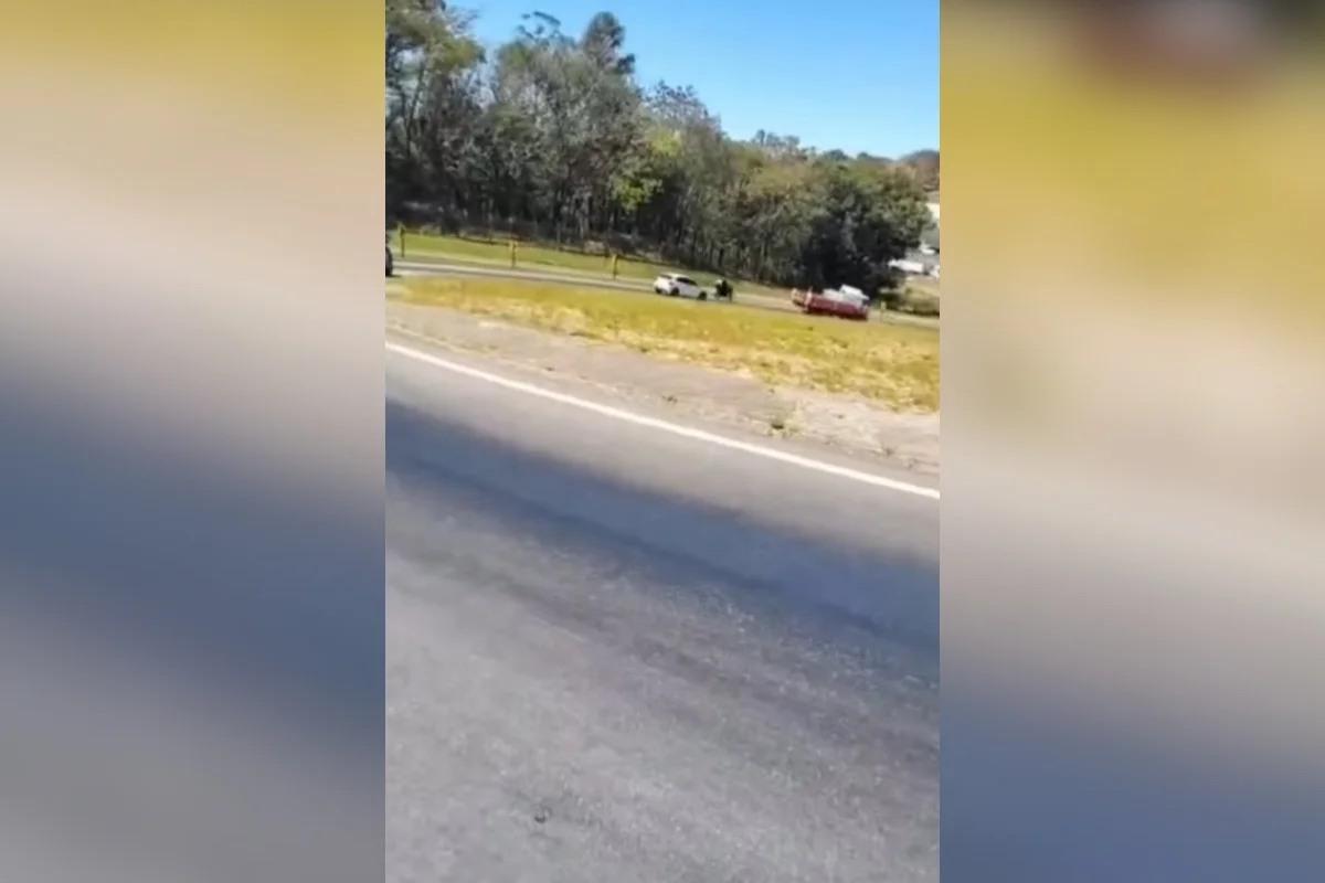 Foi necessário colocar serragem na pista Foi necessário colocar serragem na pista