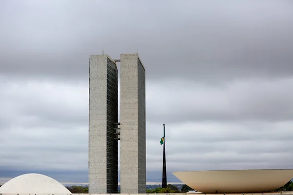 Lentidão da agenda fiscal no Congresso dificulta reequilíbrio de contas em 2015