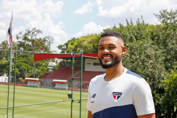 São Paulo fecha a contratação do zagueiro Sabino