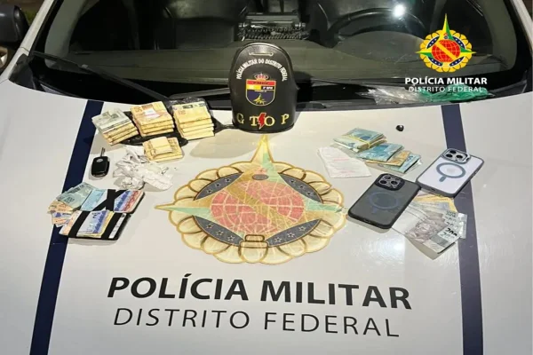 Dupla é presa com quase R$ 50 mil escondidos em carro no DF