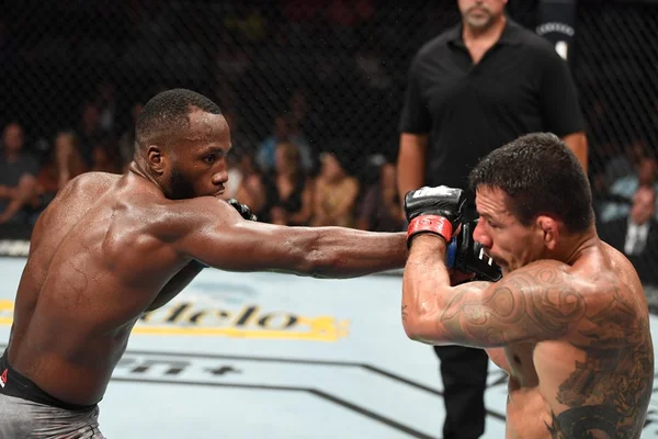Leon Edwards vence Rafael dos Anjos por pontos no UFC San Antonio