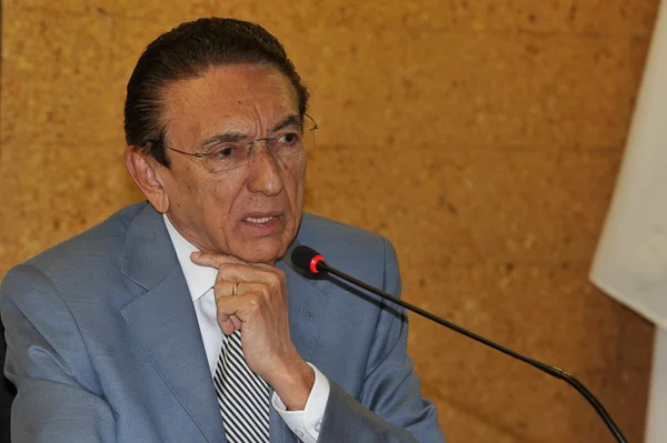 Em depoimento à PF, Lobão diz ter participado de jantar de Paulo Roberto Costa
