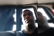 Em vídeos registrados, é possível ver o homem encostando o pênis em uma mulher que estava em pé dentro do ônibus