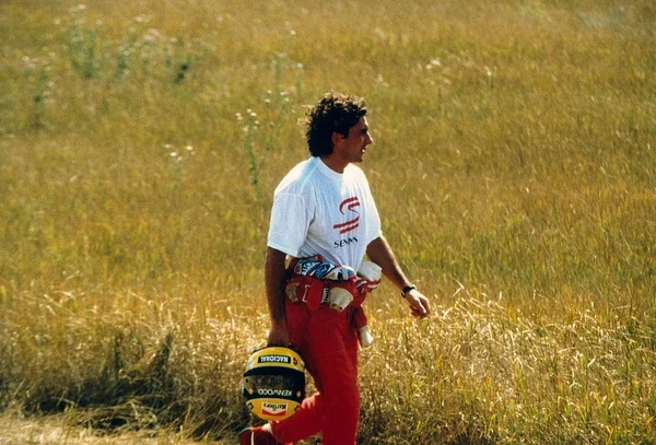 Globo exibirá reprise do primeiro título de Ayrton Senna na F1