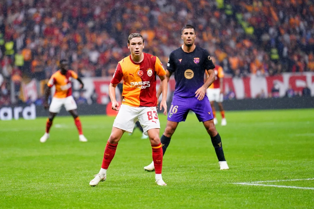 Galatasaray e Barcelona se enfrentaram pela segunda rodada da Champions League Galatasaray e Barcelona se enfrentaram pela segunda rodada da Champions League