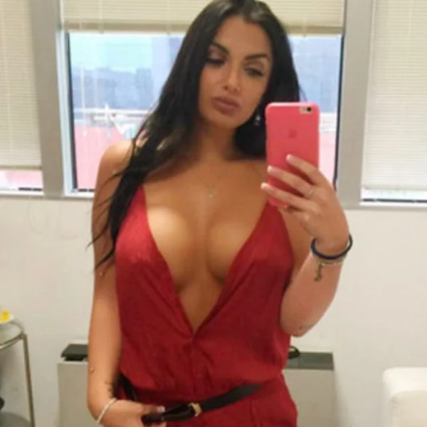 Antes de chegar na casa do “BBB 17”, Elettra revela uma preocupação