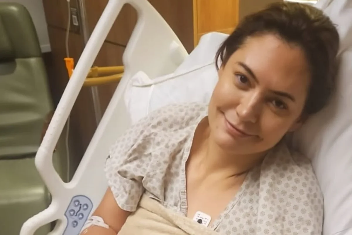 Michelle Bolsonaro publica foto internada em hospital: "1ª refeição do dia"