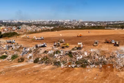 A montanha tem 60 metros de altura e ocupa 200 hectares