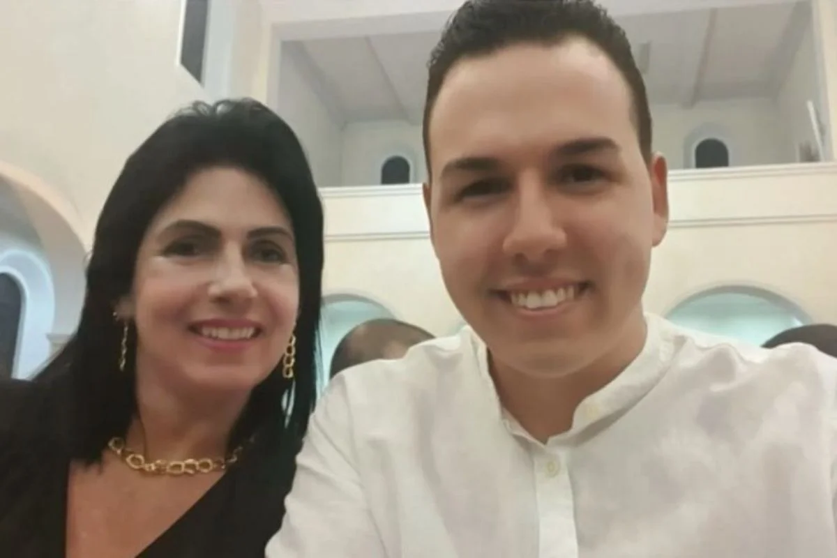 Fernanda Silva Bim, de 44 anos, e o filho dela, Maurício Silva Ferreira, de 24 
