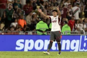 Dylan Aquino empatou o jogo para o Lanús