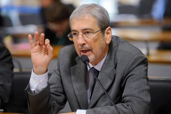 PMDB pressiona por saída de Imbassahy