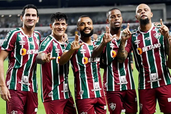 Fluminense repete a dose, vence Paysandu por 3 x 0 e chega nas oitavas