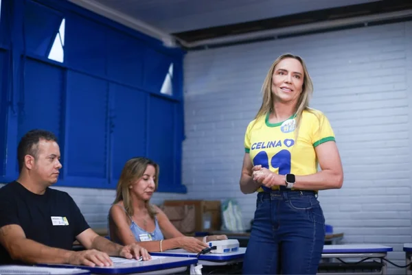 Celina vota no 2º turno acompanhada de Michelle Bolsonaro e Bia Kicis - destaque galeria Celina vota no 2º turno acompanhada de Michelle Bolsonaro e Bia Kicis - destaque galeria