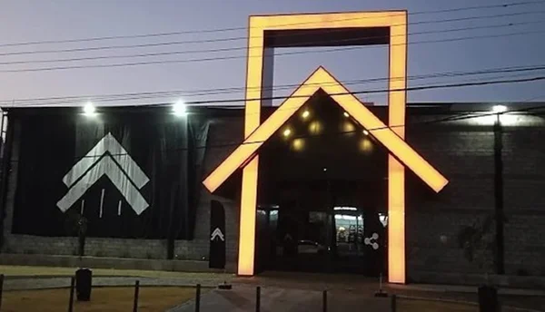 imagem colorida igreja casa goiania