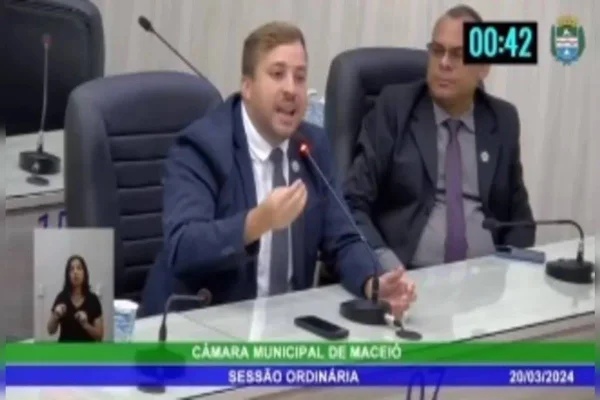 Imagem colorida de vereador de Maceió - Metrópoles