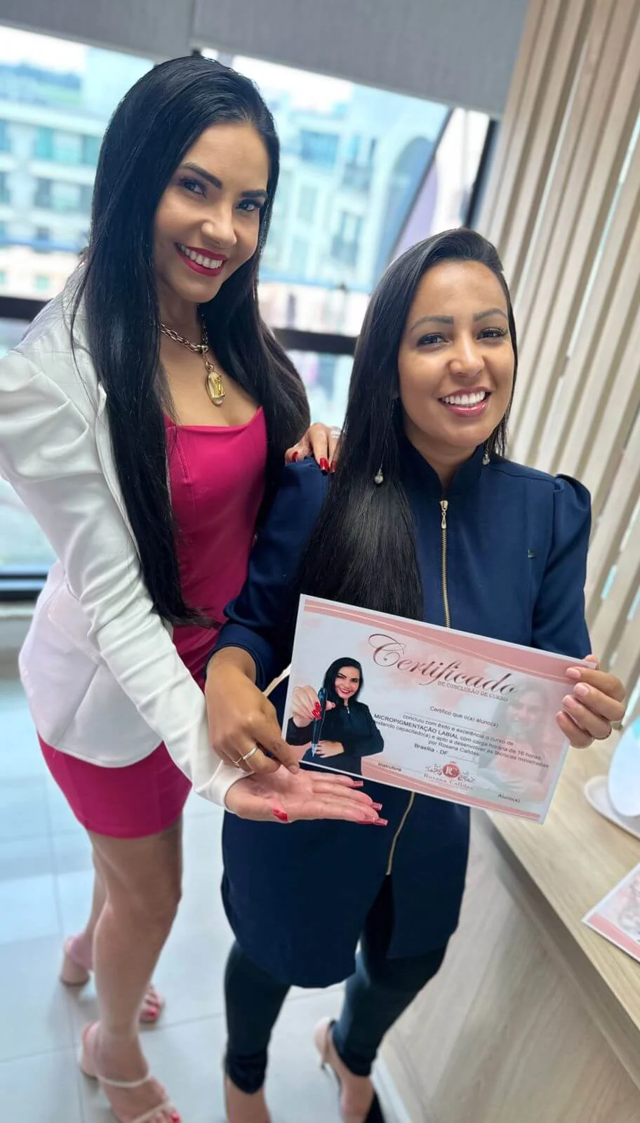 Após ser vista vendendo paçoca na rua, Sandra ganha curso de estética - imagem 8 Após ser vista vendendo paçoca na rua, Sandra ganha curso de estética - imagem 8