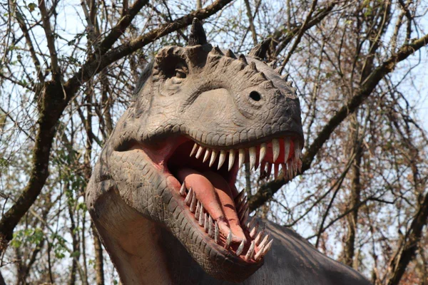 Parque dos Dinossauros, em Salto, tem entrada gratuita - Metrópoles