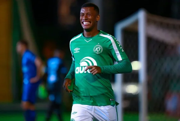 Chapecoense vence por 3 x 0 e confirma o rebaixamento do CSA