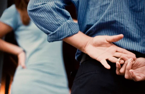 De anal a voyeurismo: confira as taras preferidas dos adúlteros