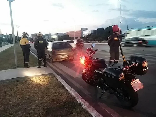 Detran apreende carro com R$ 14 mil em multas no Plano Piloto