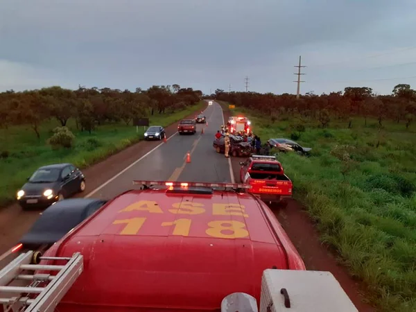 Vídeo: colisão frontal termina com sete feridos na DF-001