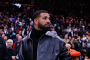 Drake afirma ter perdido mais de US$ 8 milhões em apostas esportivas
Drake afirma ter perdido mais de US$ 8 milhões em apostas esportivas