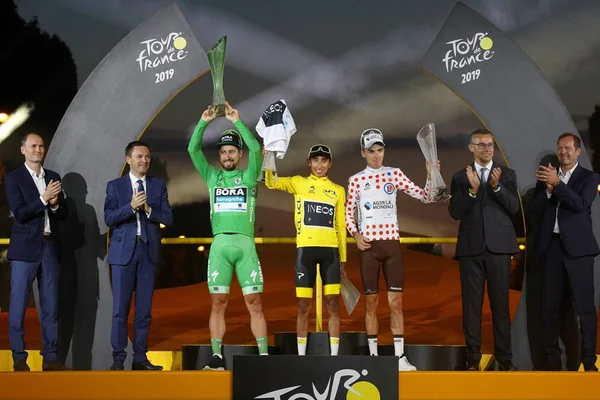 Egan Bernal se torna o 1º colombiano a vencer a Volta da França