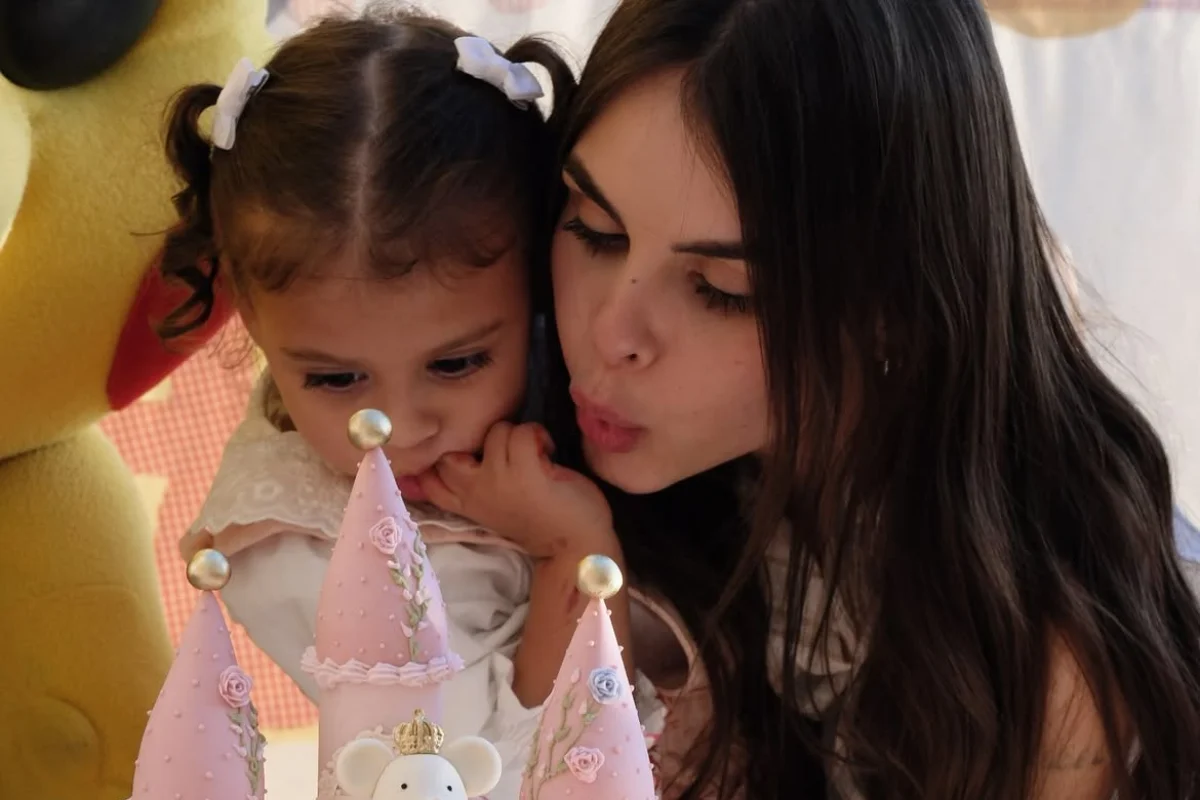 Helena, filha de Neymar e Amanda Helena, filha de Neymar e Amanda